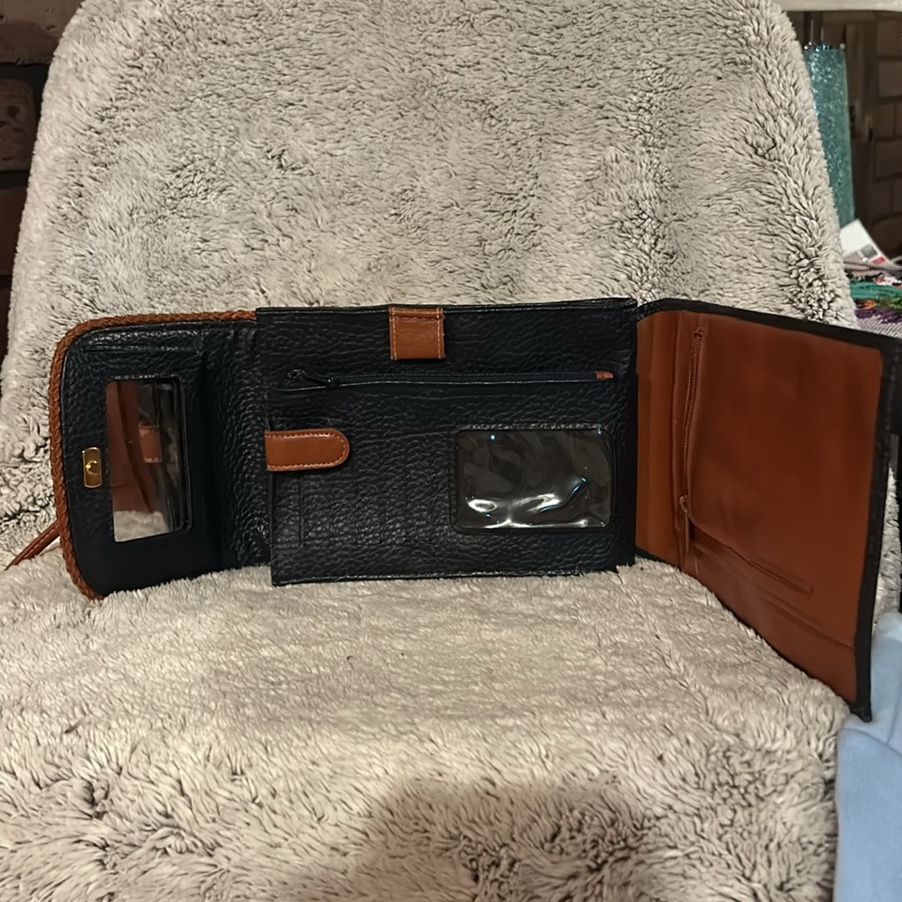 Dooney and Bourke all weather leather crossbody wallet purse - Picture 6 of 10